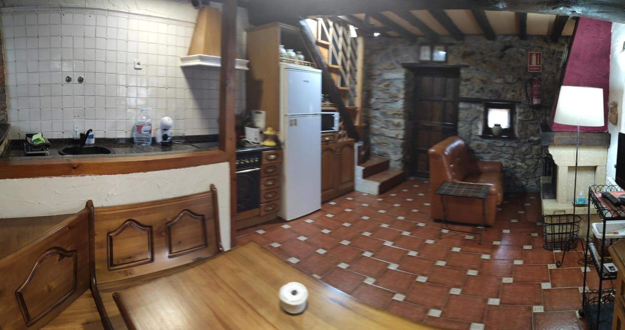 El Trebano Guest House Cardes  ภายนอก รูปภาพ
